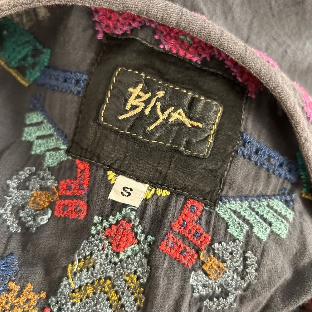JOHNNY WAS Biya Embroidered Tie Circle Neck Tunic Top EUC SZS - Picture 7 of 7